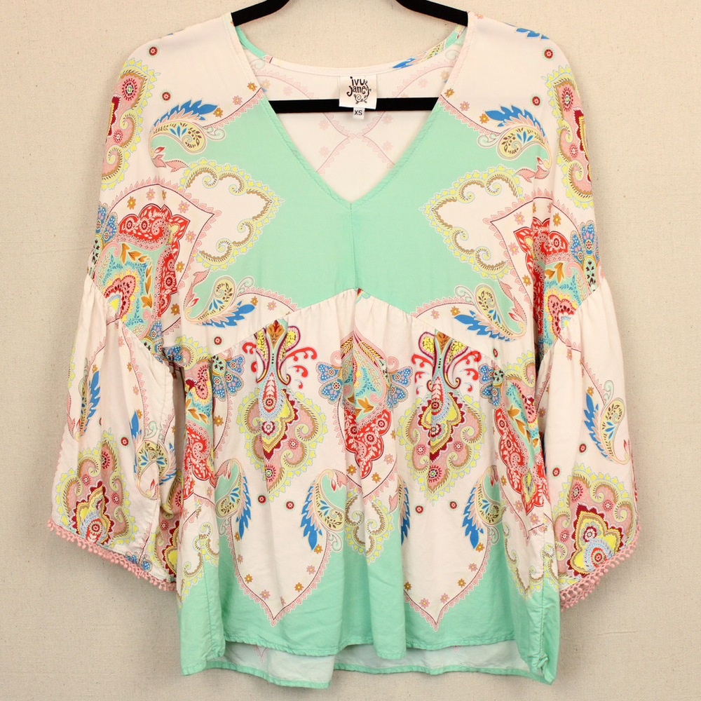 Ivy Jane white green paisley bell sleeve babydoll top-XS